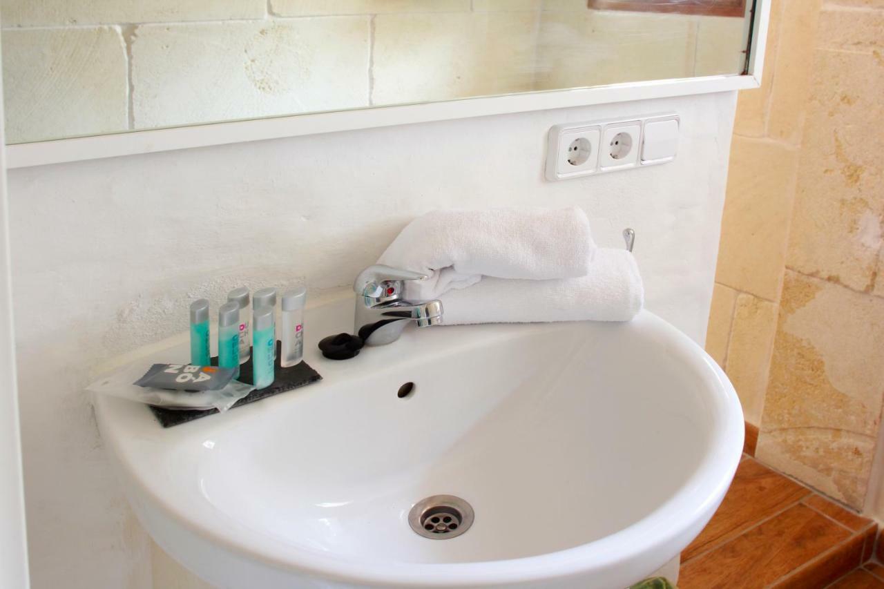 Habitaciones Casa De Campo Daymipaz มาโอน ภายนอก รูปภาพ